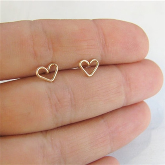Heart Gold Color Stud Earrings - Picture 2 of 4